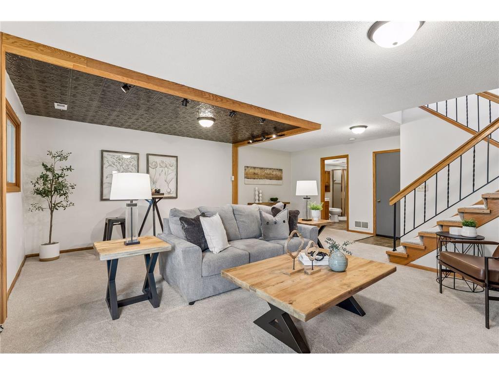 1015 Aston Circle Burnsville MN 55337 7086870 image36