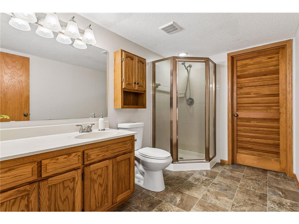 1015 Aston Circle Burnsville MN 55337 7086870 image38
