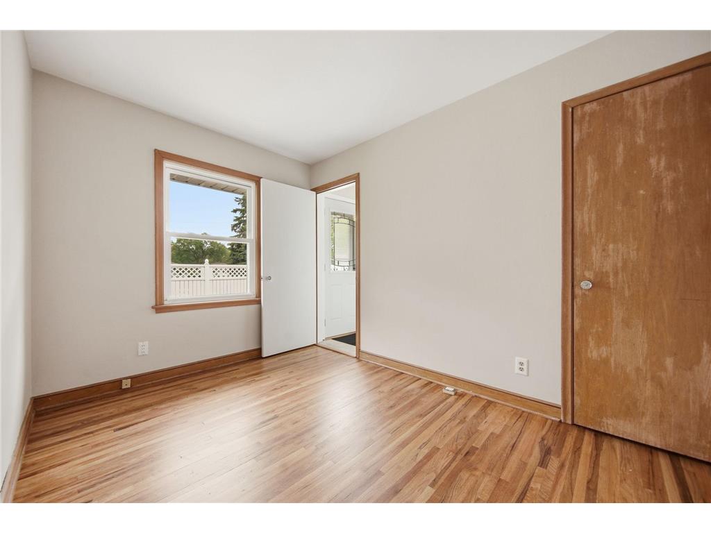 1015 Dionne Street Roseville MN 55113 7077516 image16