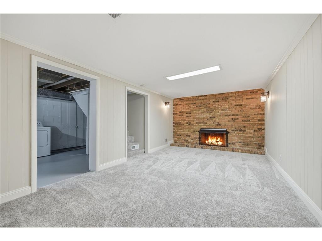 1015 Dionne Street Roseville MN 55113 7077516 image23