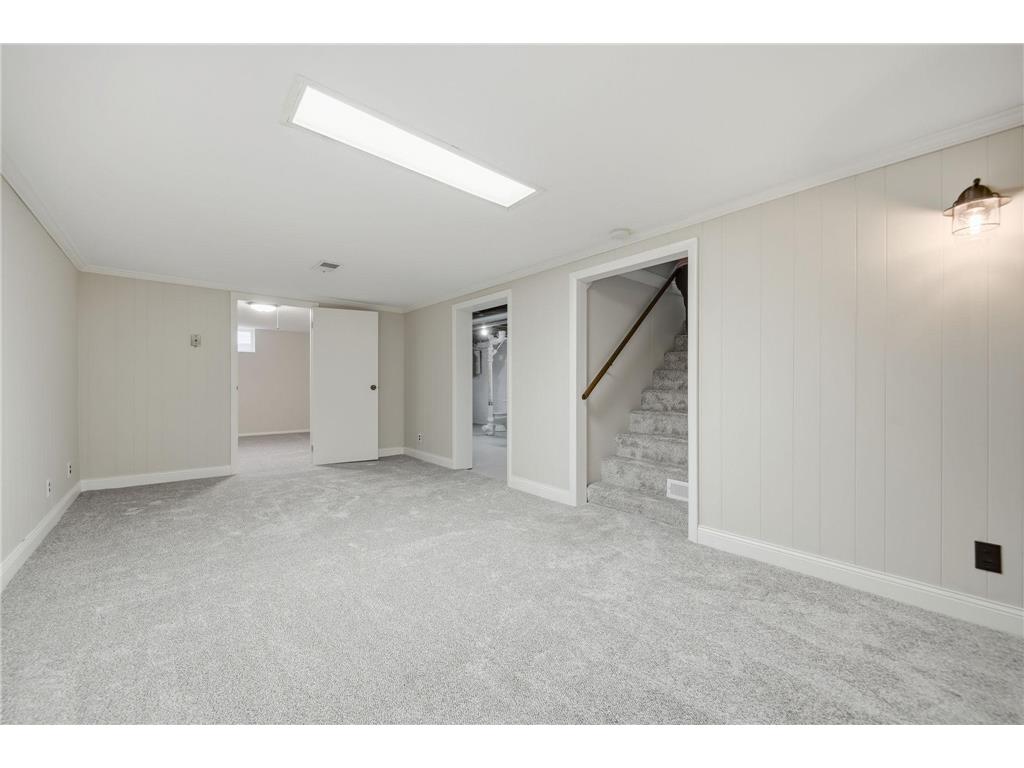 1015 Dionne Street Roseville MN 55113 7077516 image24