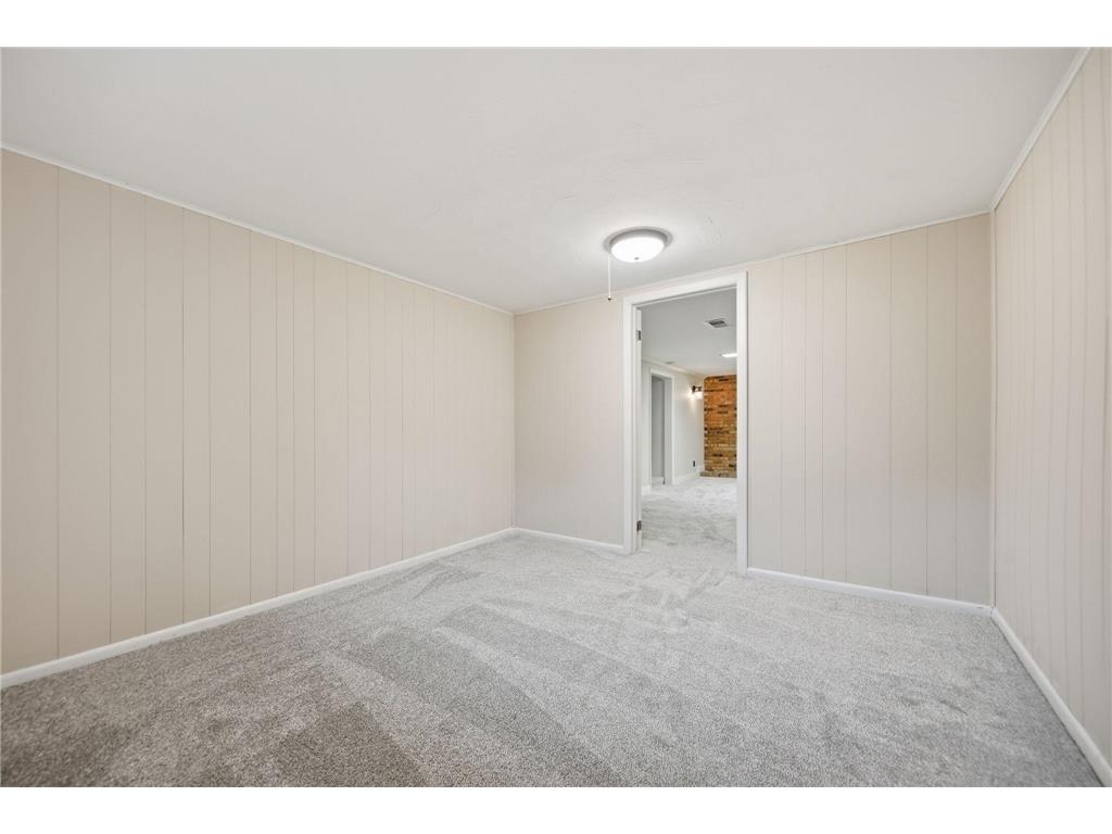 1015 Dionne Street Roseville MN 55113 7077516 image26