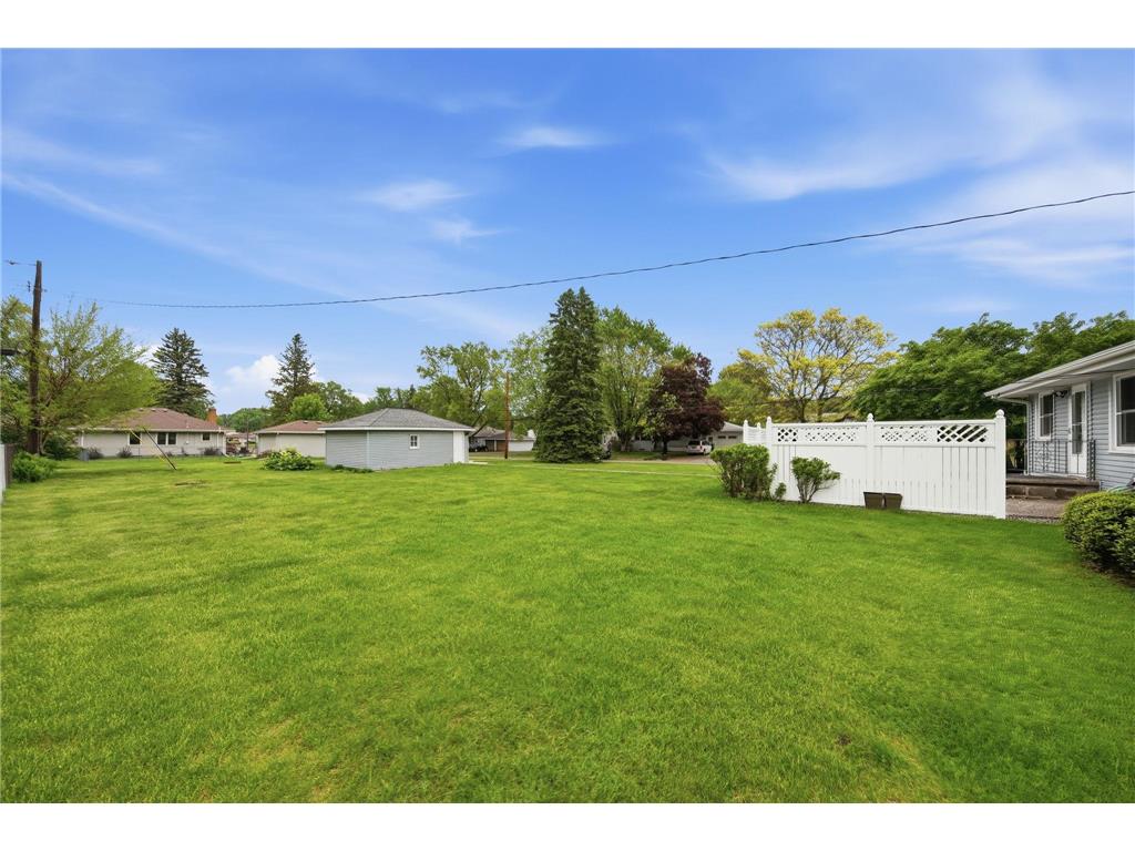1015 Dionne Street Roseville MN 55113 7077516 image32