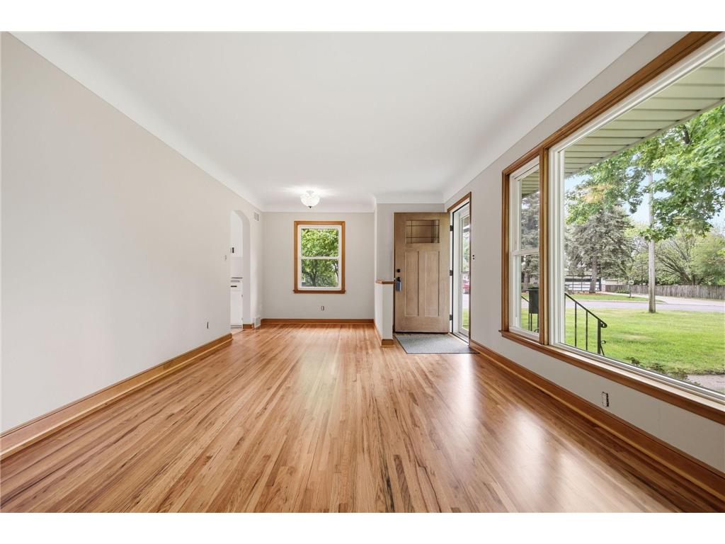 1015 Dionne Street Roseville MN 55113 7077516 image5