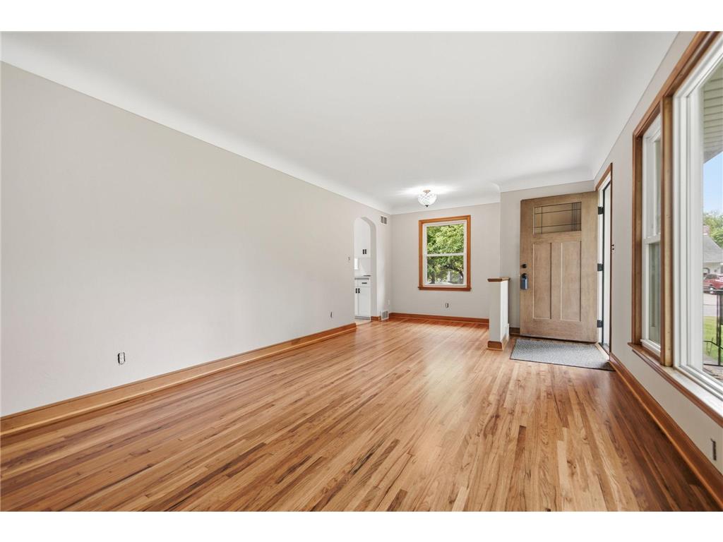 1015 Dionne Street Roseville MN 55113 7077516 image6