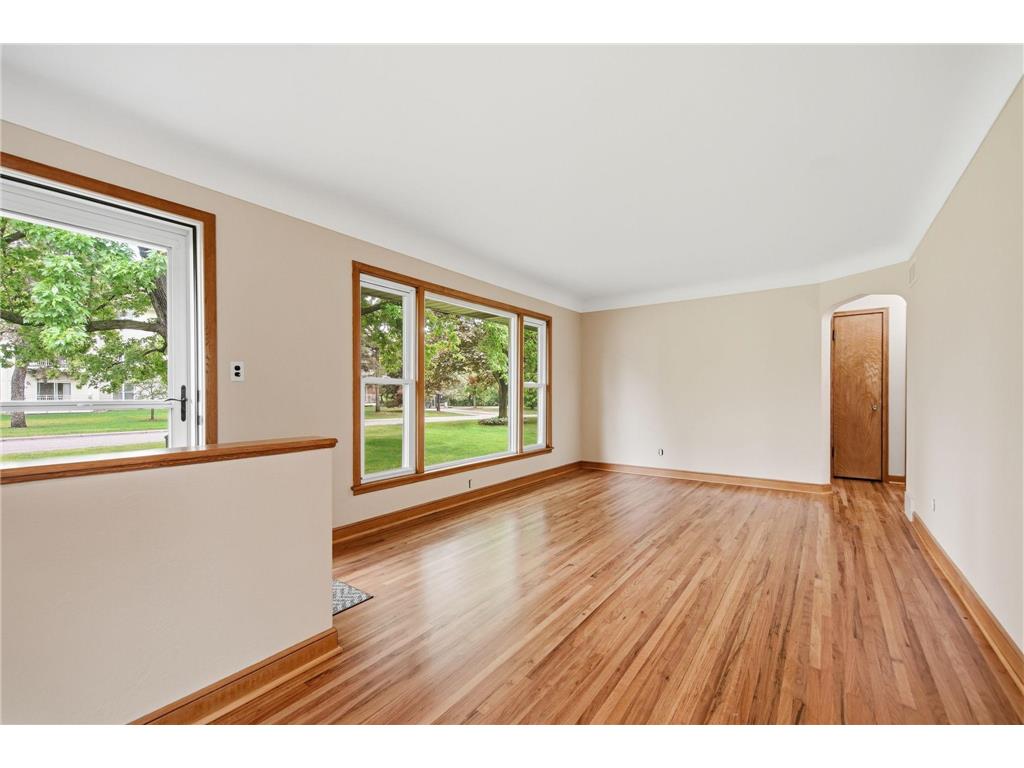 1015 Dionne Street Roseville MN 55113 7077516 image7