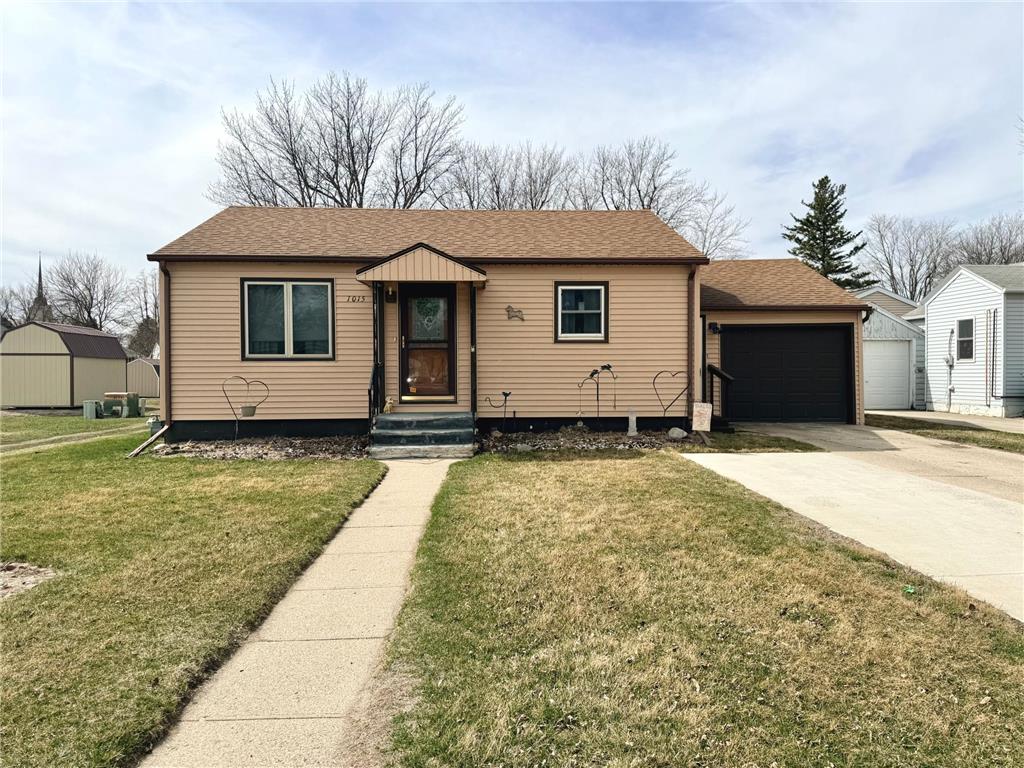 1015 Fredrick Avenue Worthington MN 56187 7025042 image1