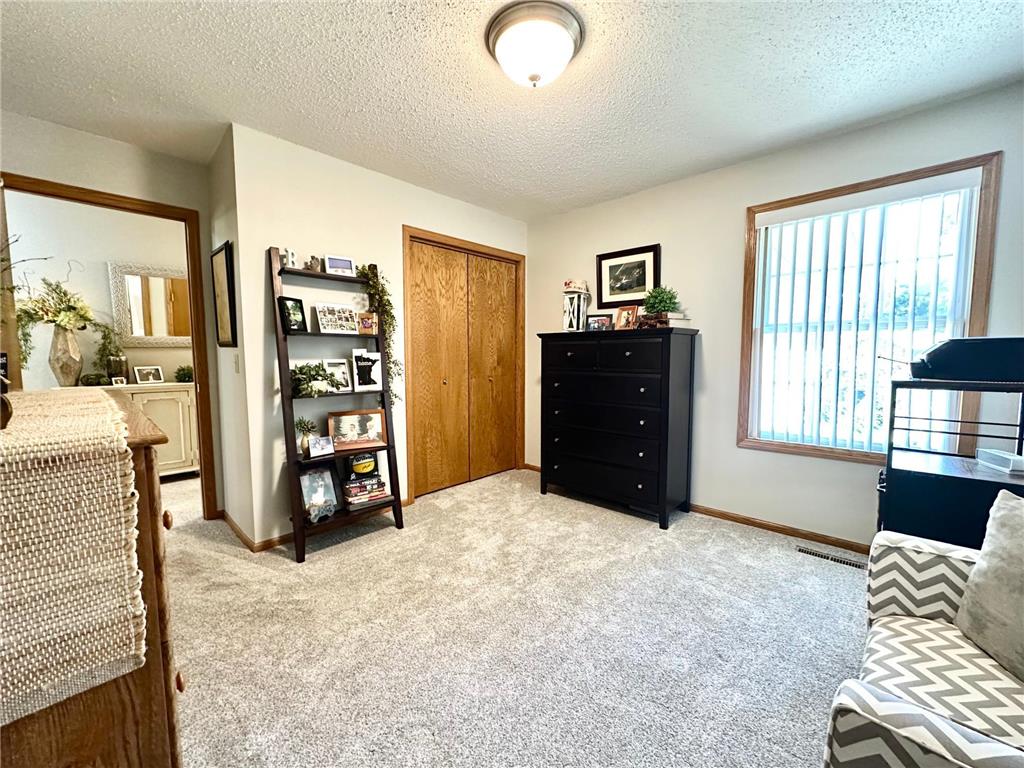 1015 Pershing Boulevard Worthington MN 56187 6775775 image26