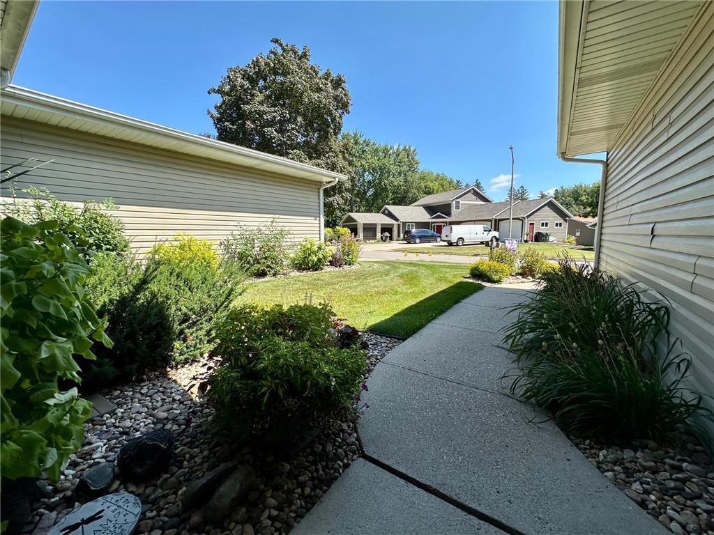 1015 Pershing Boulevard Worthington MN 56187 6775775 image3