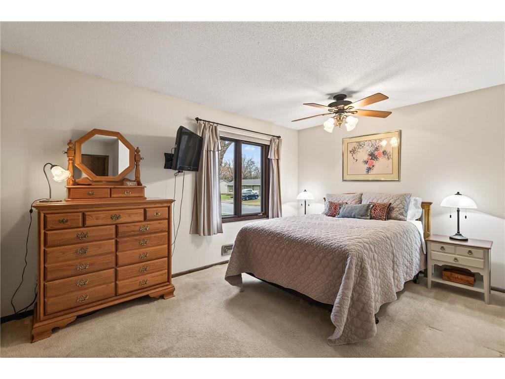 10156 Pilgrim Lane N Maple Grove MN 55369 7032673 image10