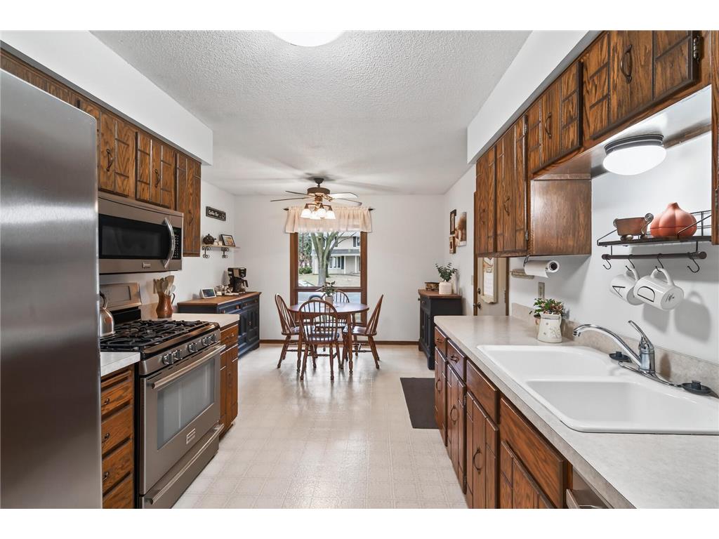 10156 Pilgrim Lane N Maple Grove MN 55369 7032673 image4