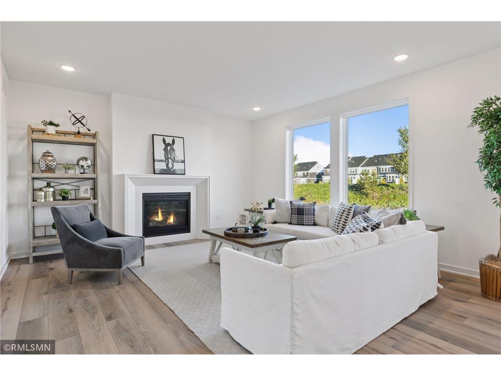 10157 Blackmoor Road Woodbury MN 55129 7004080 image1