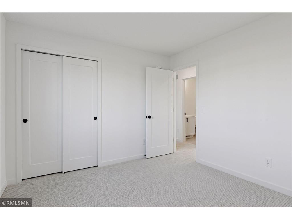 10157 Blackmoor Road Woodbury MN 55129 7004080 image29