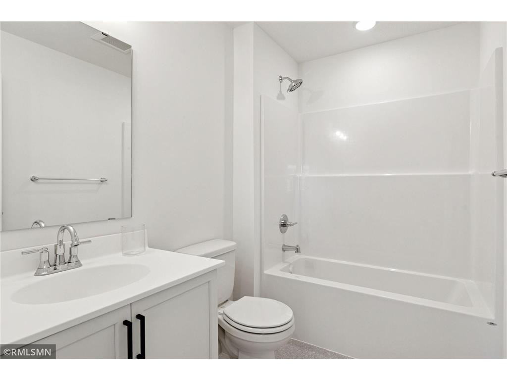 10157 Blackmoor Road Woodbury MN 55129 7004080 image30