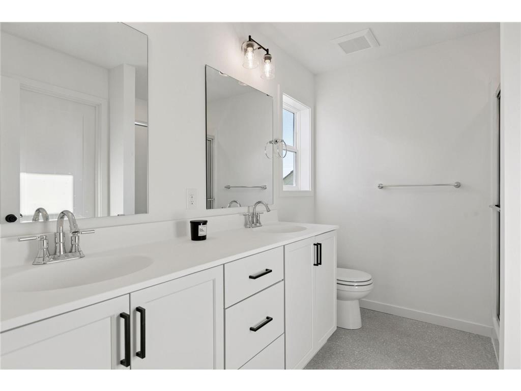 10157 Blackmoor Road Woodbury MN 55129 7065921 image12