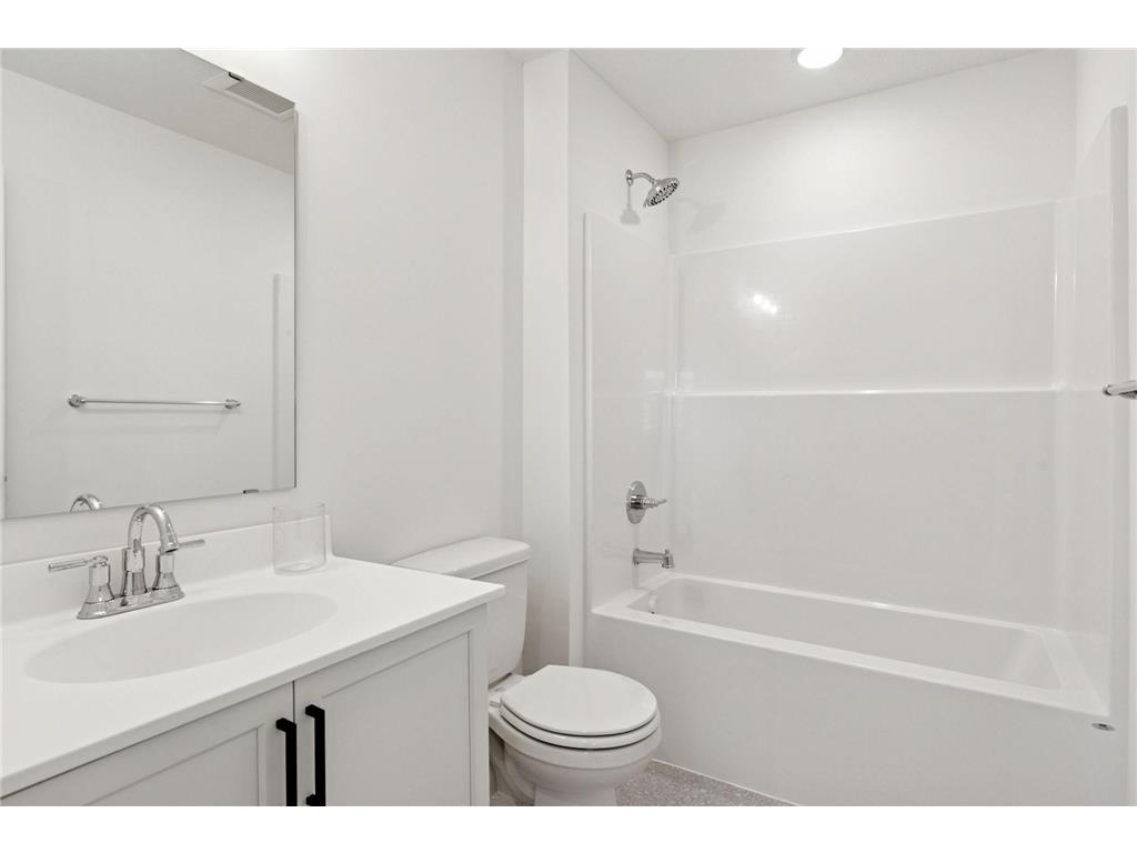 10157 Blackmoor Road Woodbury MN 55129 7065921 image30