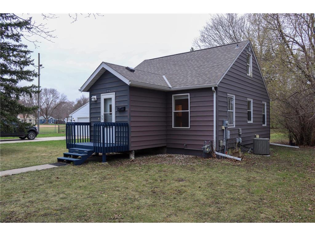 1016 Ella Avenue NW Willmar MN 56201 7057503 image1