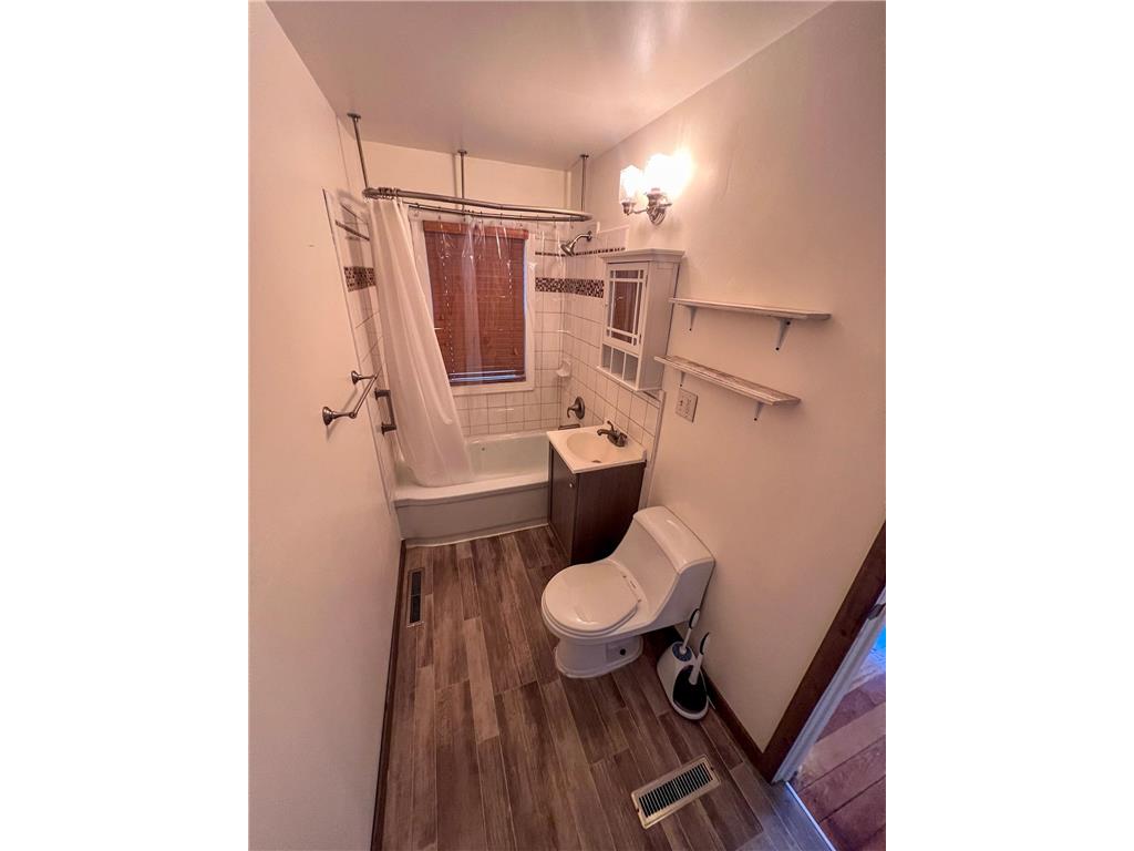 1016 Ella Avenue NW Willmar MN 56201 7057503 image13