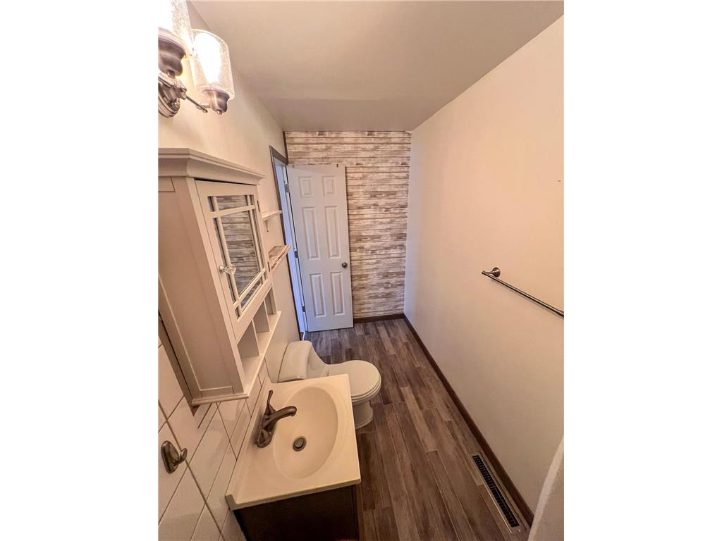 1016 Ella Avenue NW Willmar MN 56201 7057503 image14