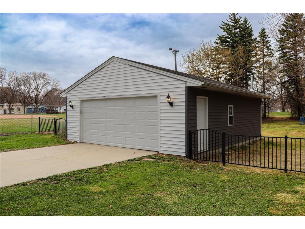 1016 Ella Avenue NW Willmar MN 56201 7057503 image43