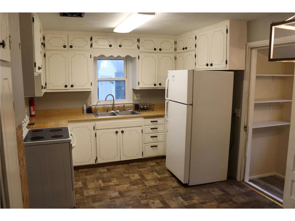 1016 Ella Avenue NW Willmar MN 56201 7057503 image9