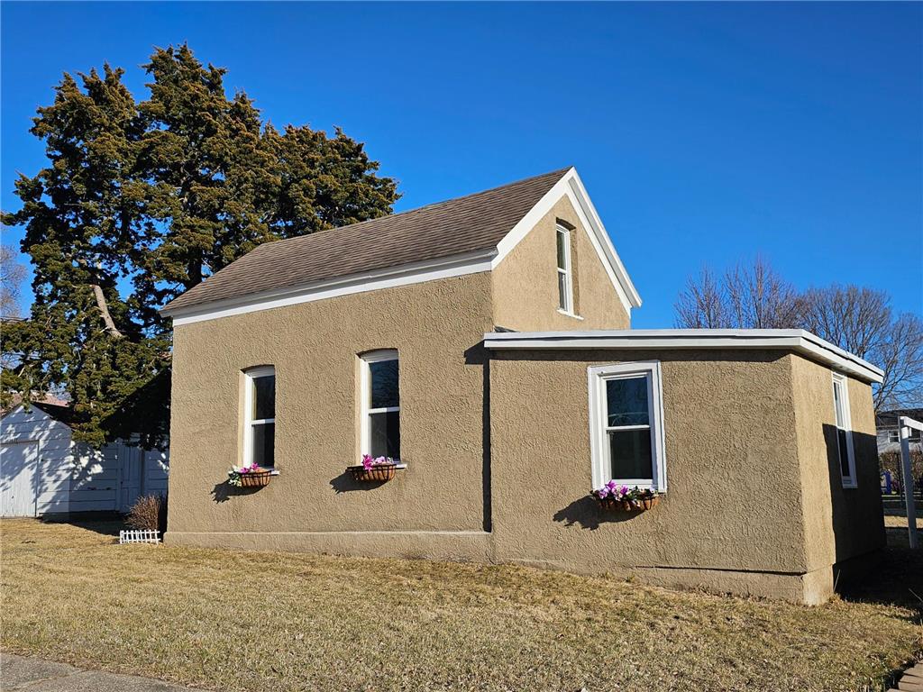 1017 1st Street N New Ulm MN 56073 6706402 image1