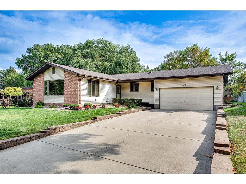 1017 21st Street W Hastings MN 55033 6428736 image1