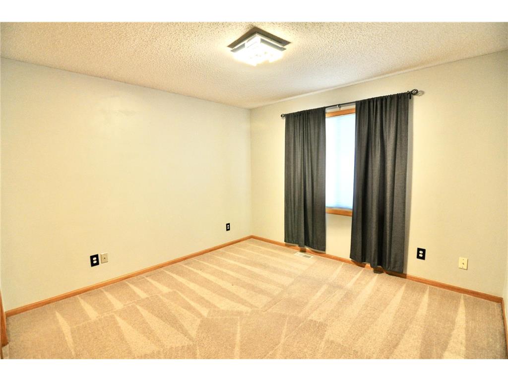 1017 Larch Street Farmington MN 55024 6813072 image11