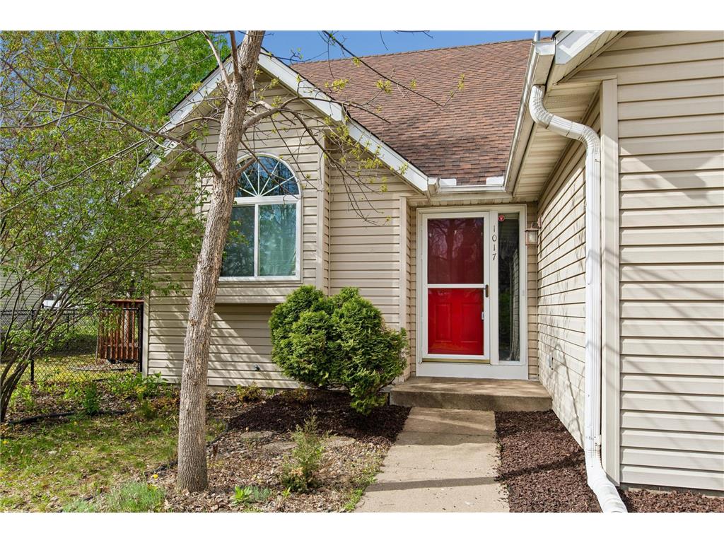 1017 Larch Street Farmington MN 55024 7055841 image1