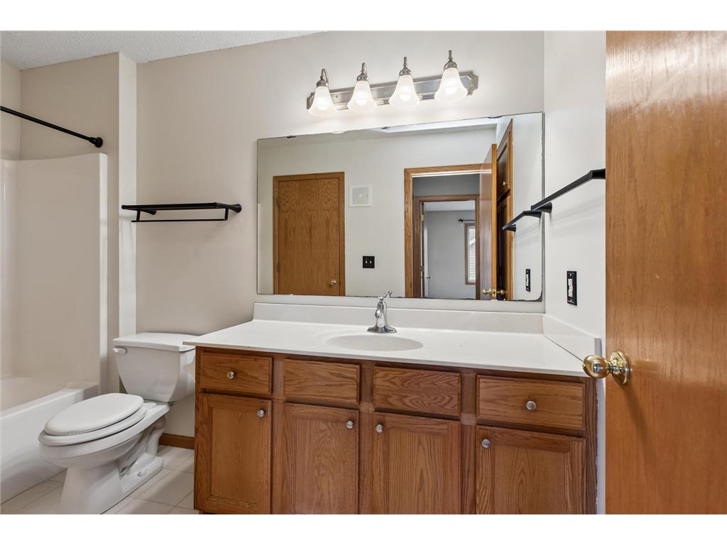 1017 Larch Street Farmington MN 55024 7055841 image23