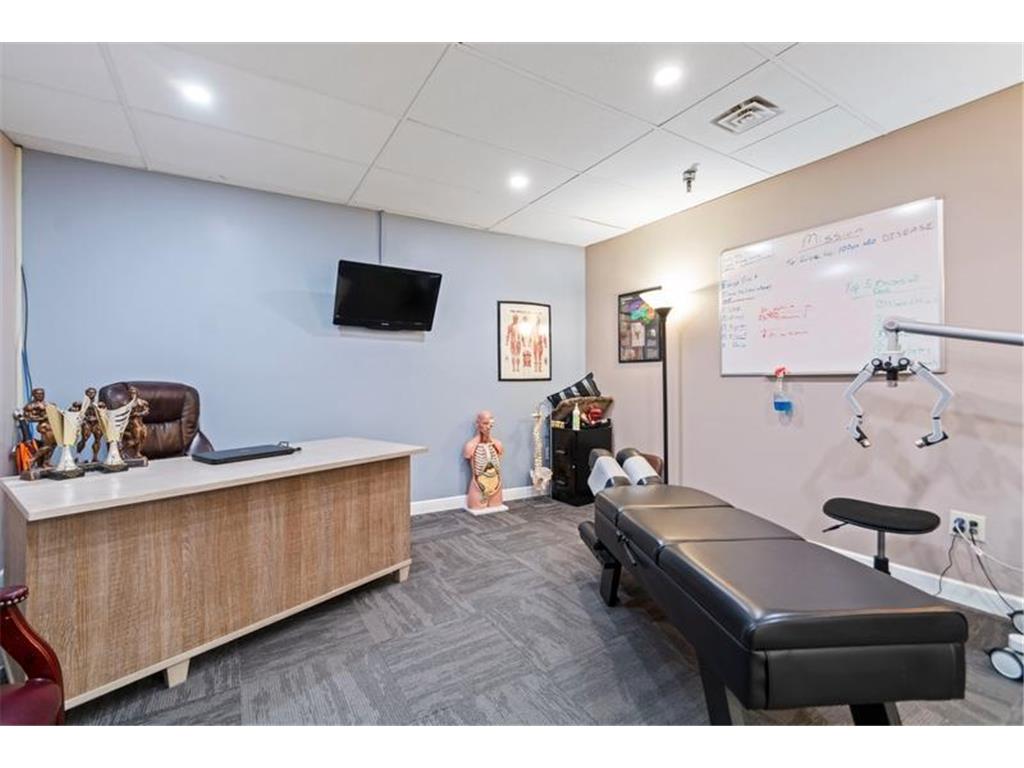 1017 Mainstreet Hopkins MN 55343 6701227 image10