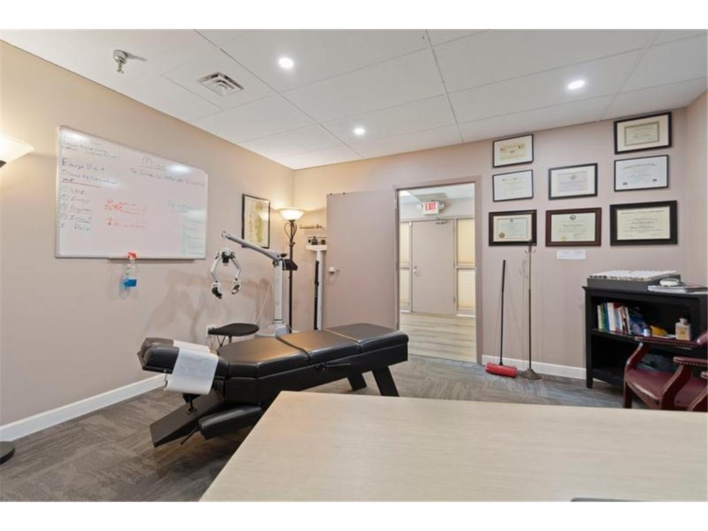 1017 Mainstreet Hopkins MN 55343 6701227 image12