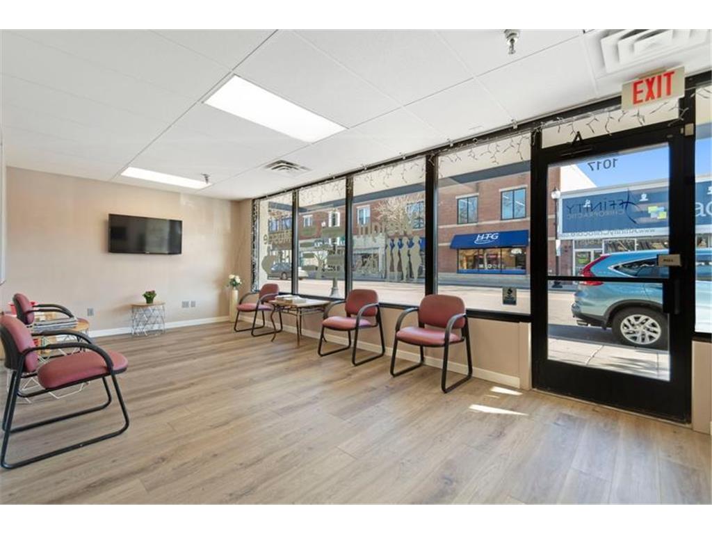 1017 Mainstreet Hopkins MN 55343 6701227 image3