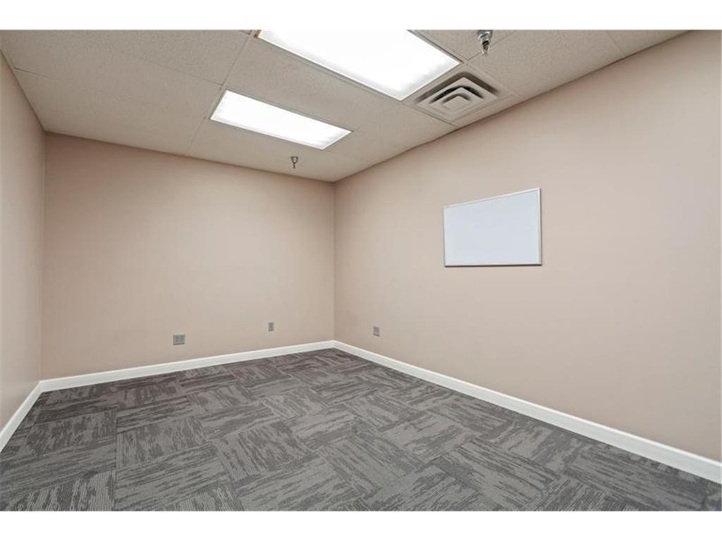 1017 Mainstreet Hopkins MN 55343 6701227 image5