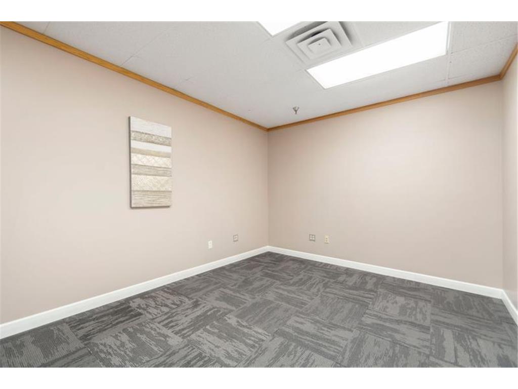 1017 Mainstreet Hopkins MN 55343 6701227 image7