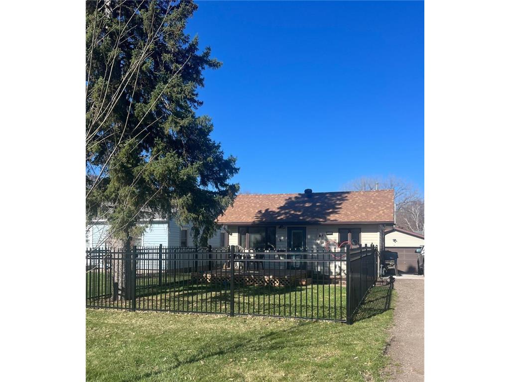 1017 N Lake Street Fergus Falls MN 56537 7058714 image1