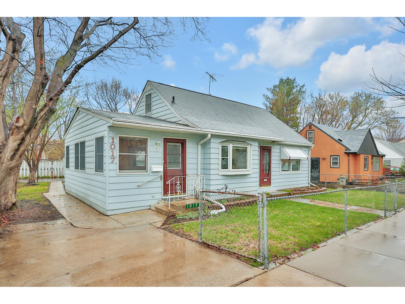 1017 Oxford Street N, Saint Paul, MN 55103 MLS 5738549 Edina Realty