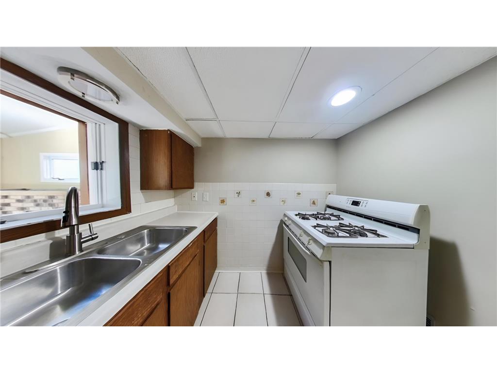 1017 Pine Street Dawson MN 56232 7088517 image14