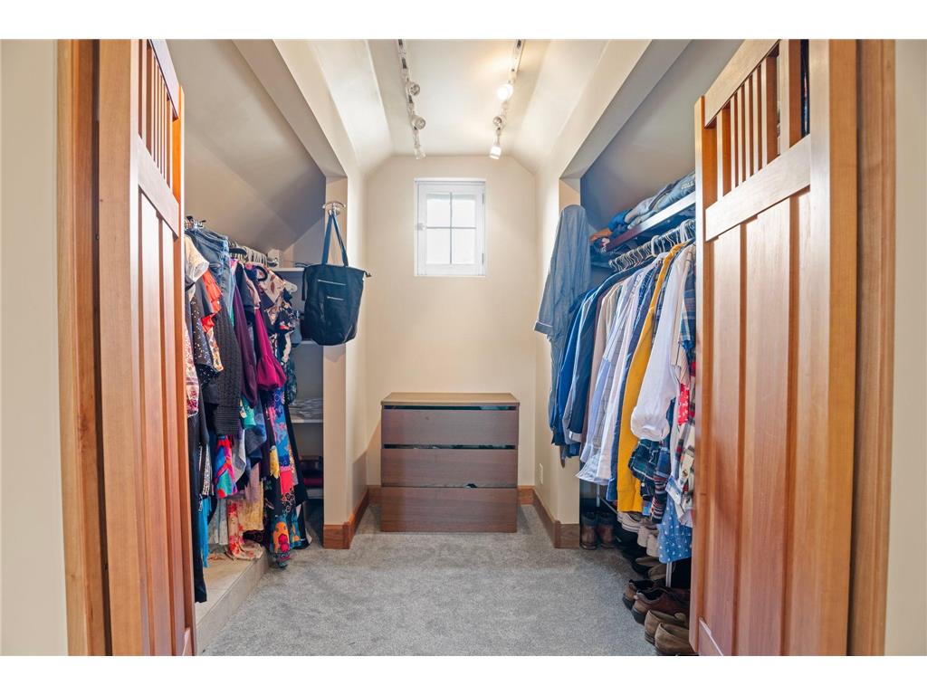 1017 Thomas Avenue S Minneapolis MN 55405 7012011 image18