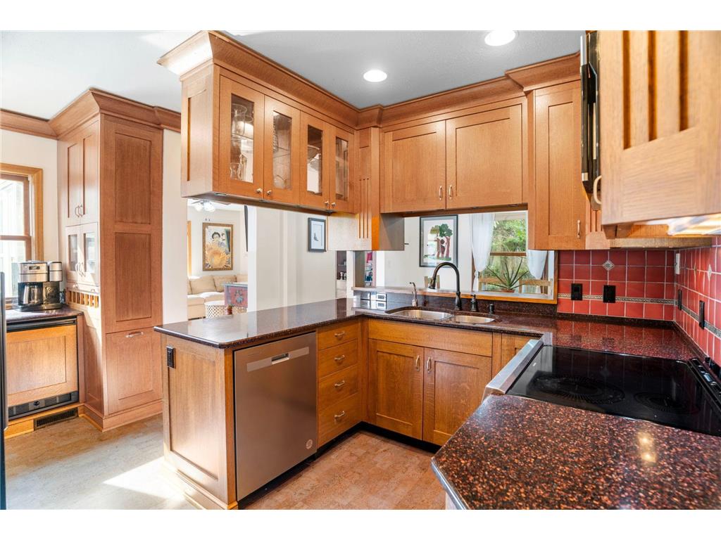 1017 Thomas Avenue S Minneapolis MN 55405 7012011 image2