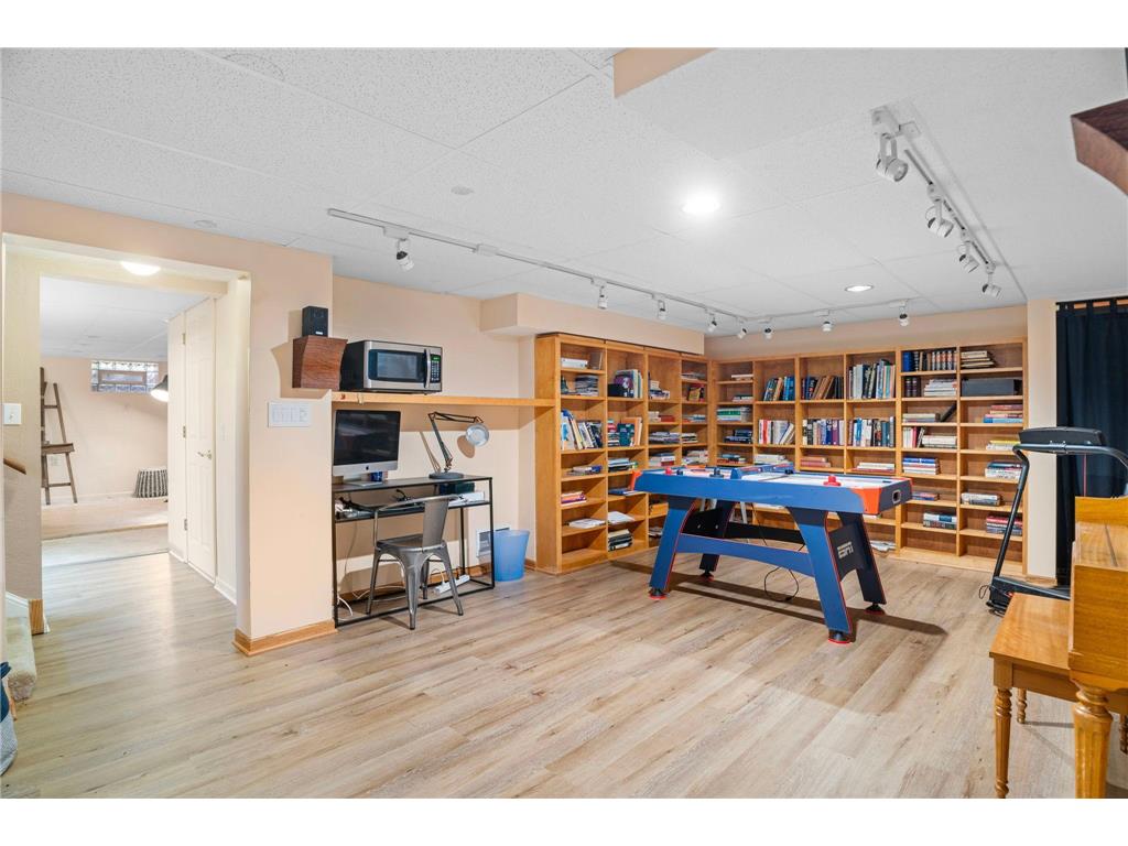 1017 Thomas Avenue S Minneapolis MN 55405 7012011 image21