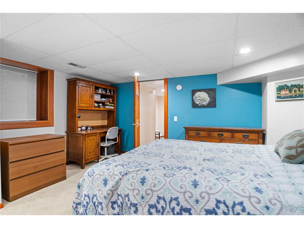 1017 Thomas Avenue S Minneapolis MN 55405 7012011 image24