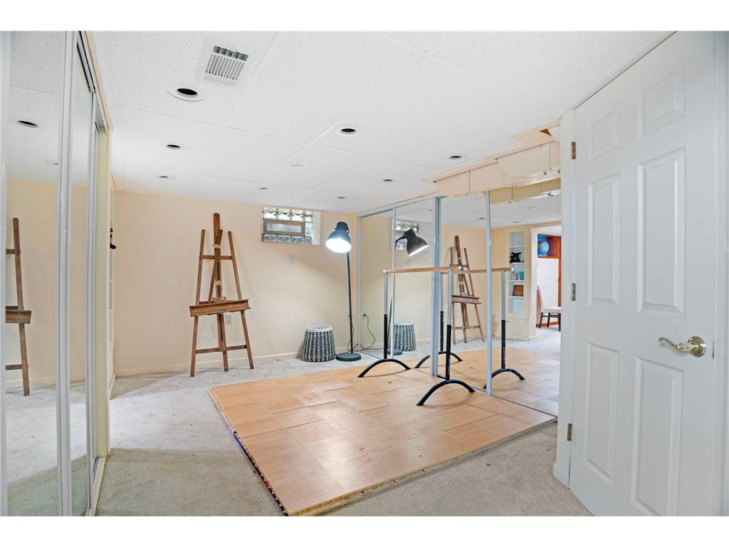 1017 Thomas Avenue S Minneapolis MN 55405 7012011 image25