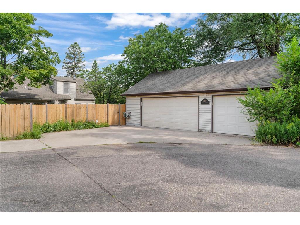 1017 Thomas Avenue S Minneapolis MN 55405 7012011 image26