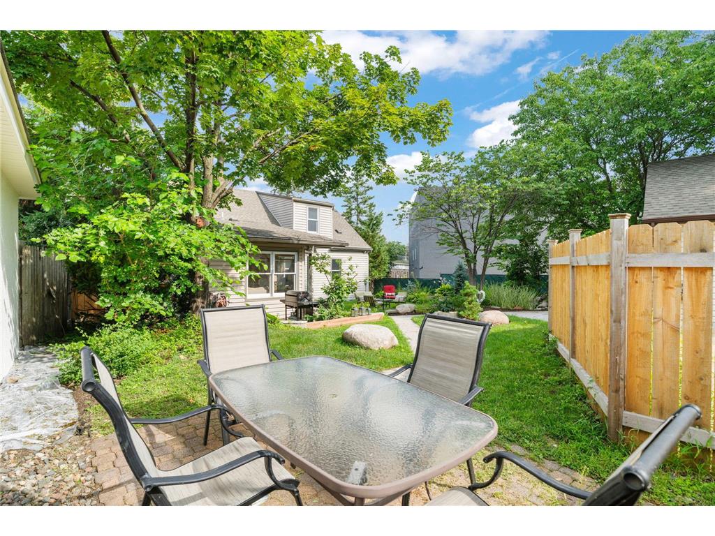 1017 Thomas Avenue S Minneapolis MN 55405 7012011 image27