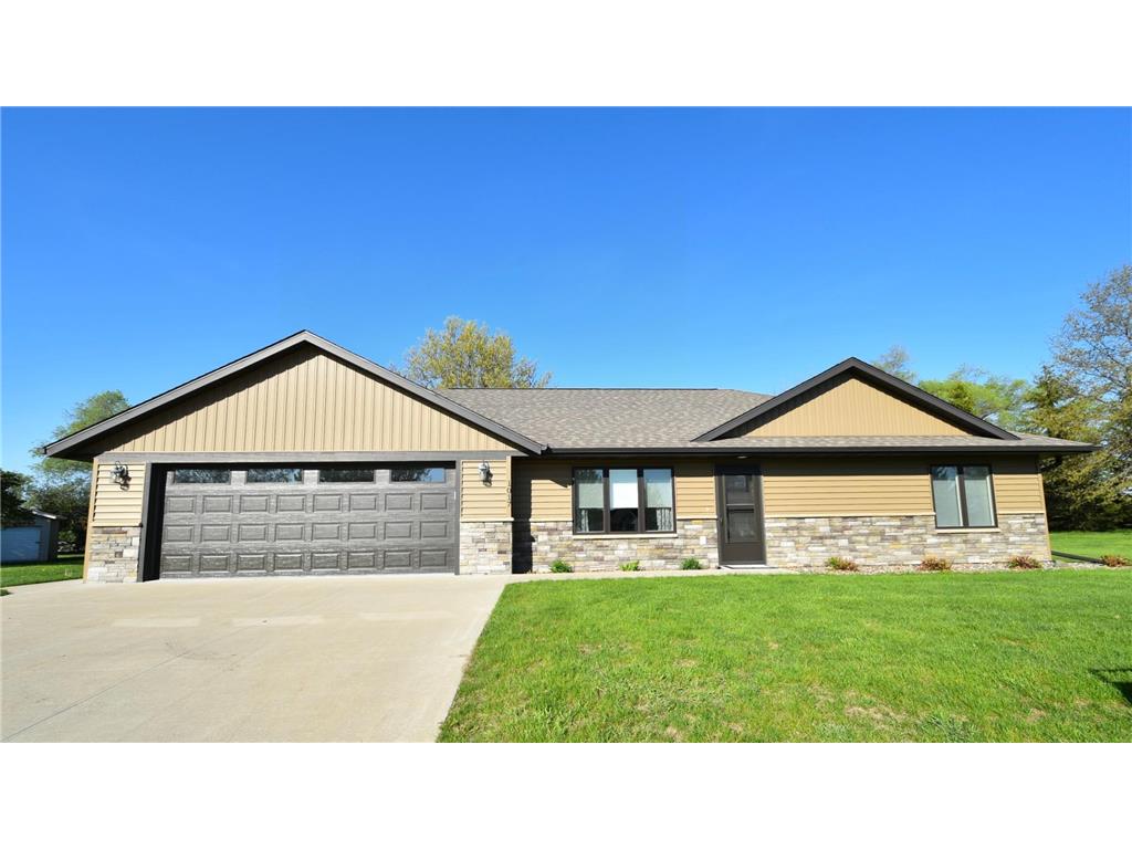 1017 W 2nd Street Zumbrota MN 55992 6718125 image1