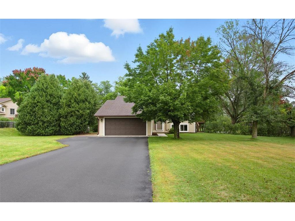 10179 Englewood Drive Eden Prairie MN 55347 6758053 image1