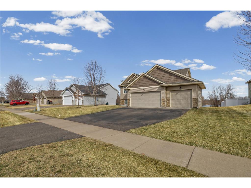 1018 Wendover Street NE Isanti MN 55040 7041126 image2