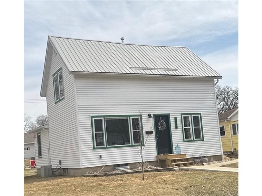 1019 Irving Street Alexandria MN 56308 7045924 image2