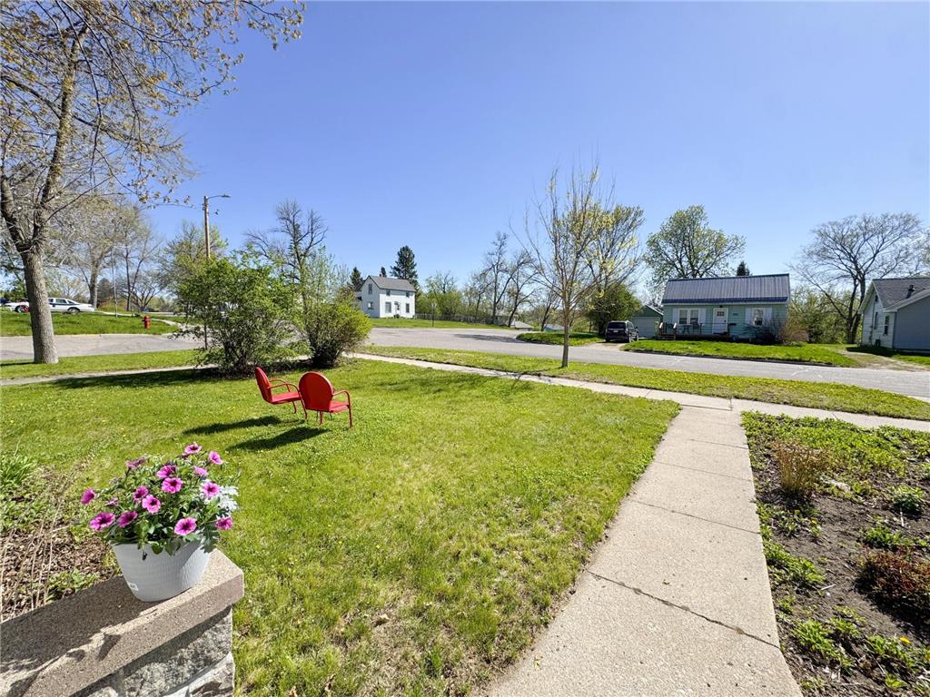 1019 N Vine Street Fergus Falls MN 56537 7074017 image40
